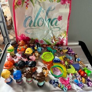 READ DESCRIPTION Disney Princess, Peppa, Bluey, toy figurines bundle large lot